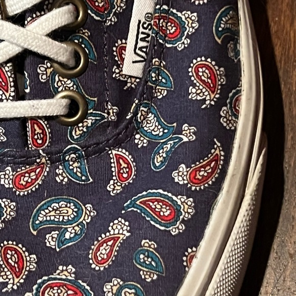 Vans - Picture 4 of 5